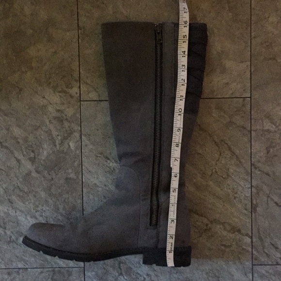 Waterproof Ariat Boots - Picture 15 of 15